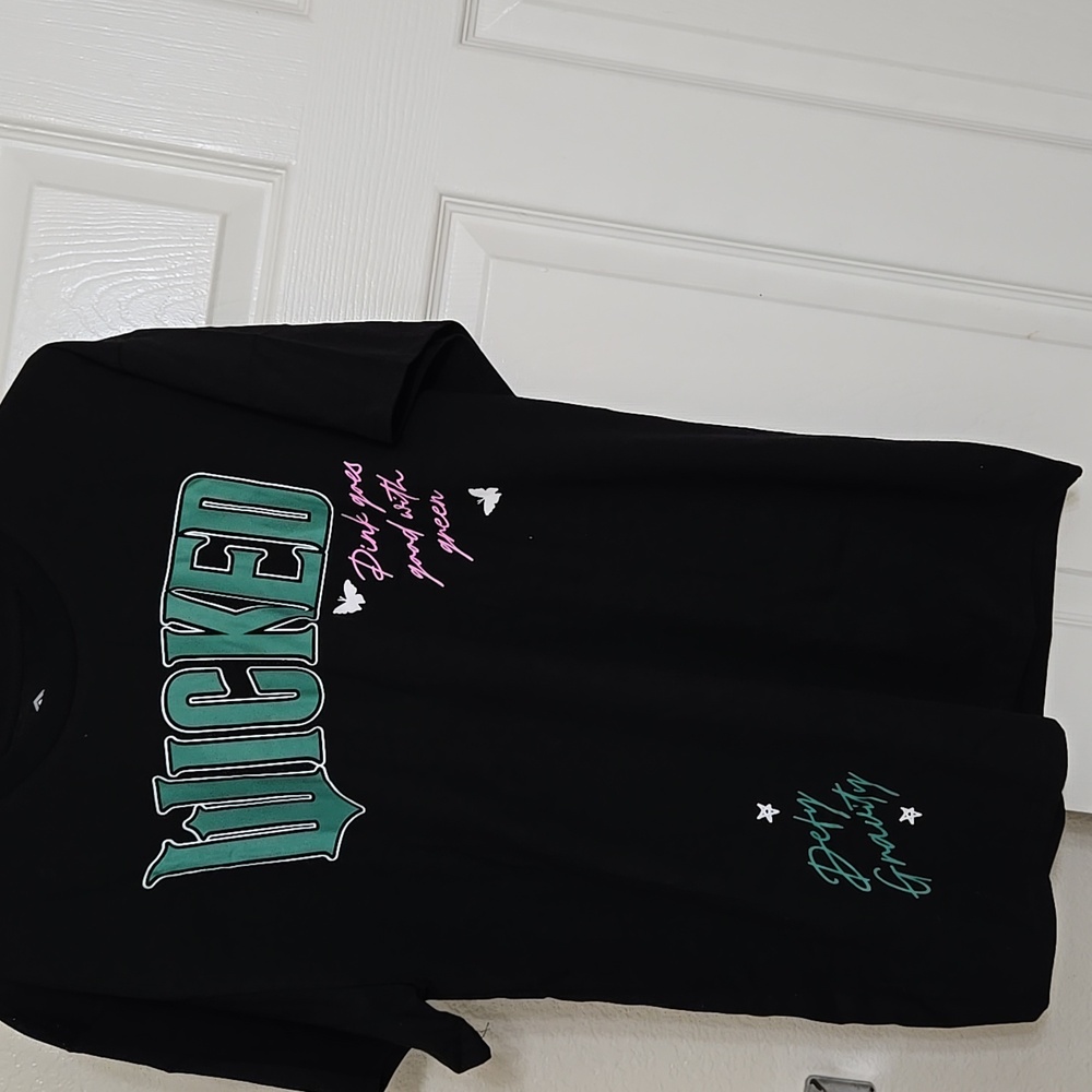 Wicked Black Short Sleeve Tee Size L Nwt